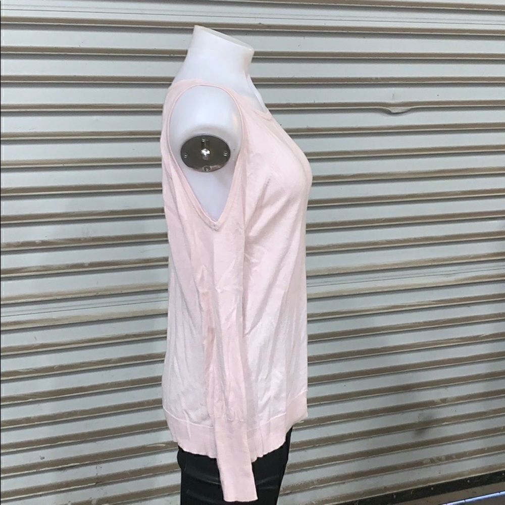 Vince Camuto cold shoulder pink sweater - Picture 5 of 8